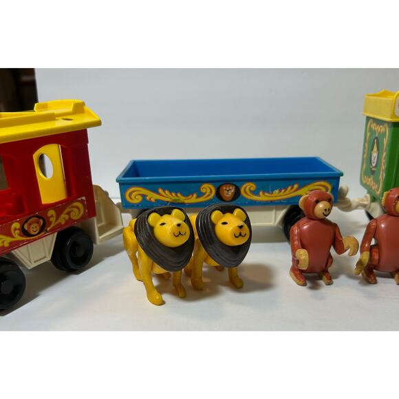 Vintage Fisher Price Circus Train •2 Lions • 2 Monkeys • 2 Bears • 1 Elephant - Picture 2 of 15